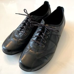 Munro Shock Absorbing Sneaker